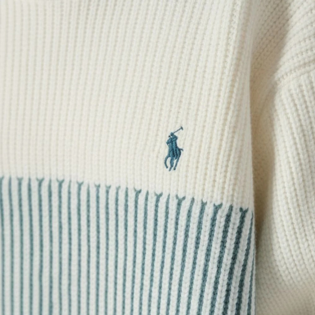 Farbblockierung mit klaren Linien